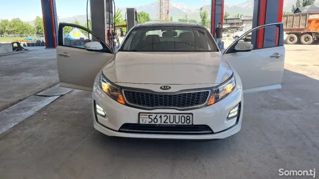 Kia K5 2015 · 2.0 AT