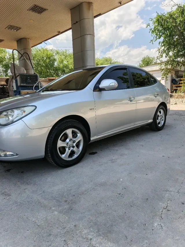 Hyundai Avante 2010 · 1.6 AT