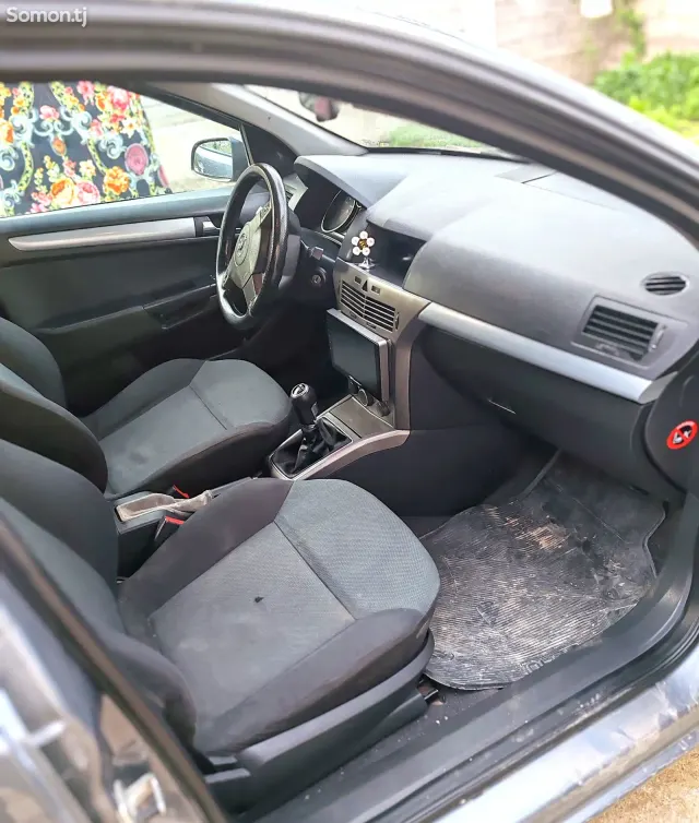 Opel Astra H 2006 · 1.8 MT