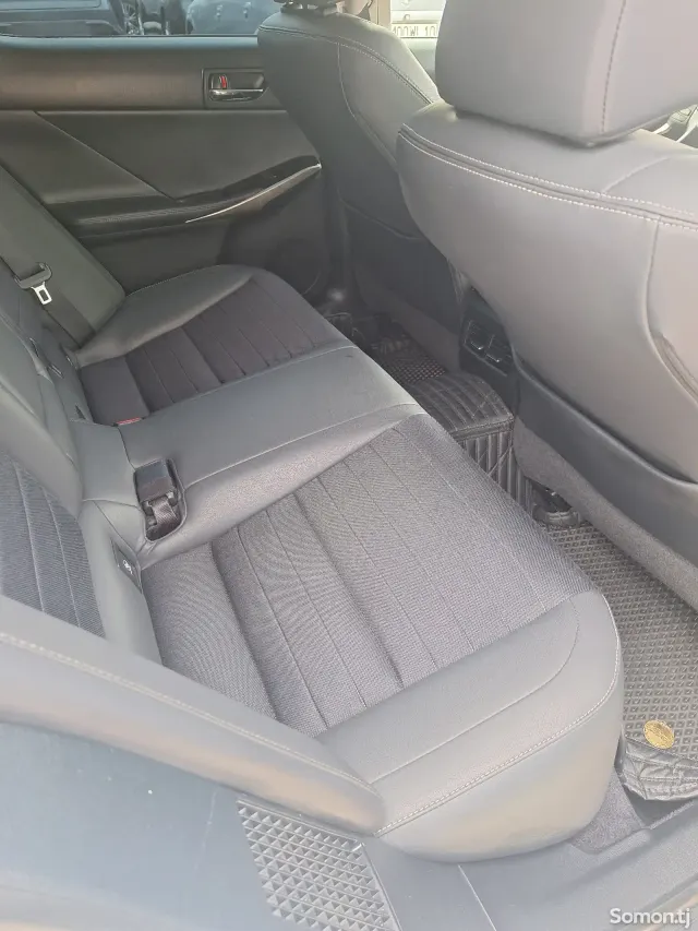 Lexus IS series 2014 · 2.5 AT