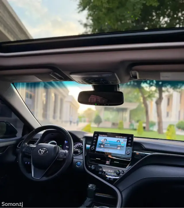 Toyota Camry 2021 · 2.5 AT