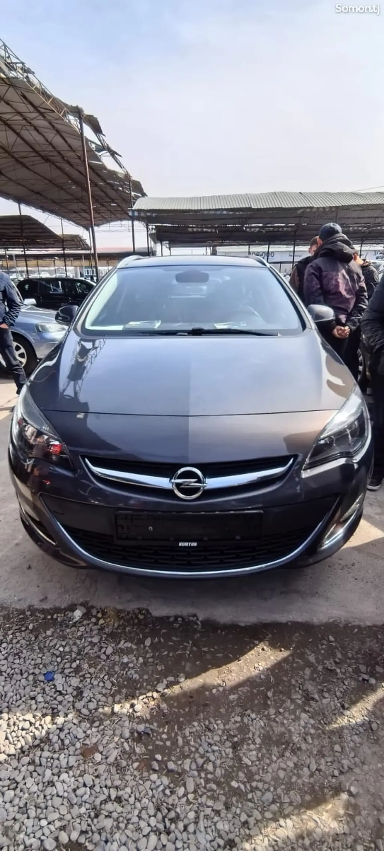 Opel Astra J 2016 · 1.4 MT