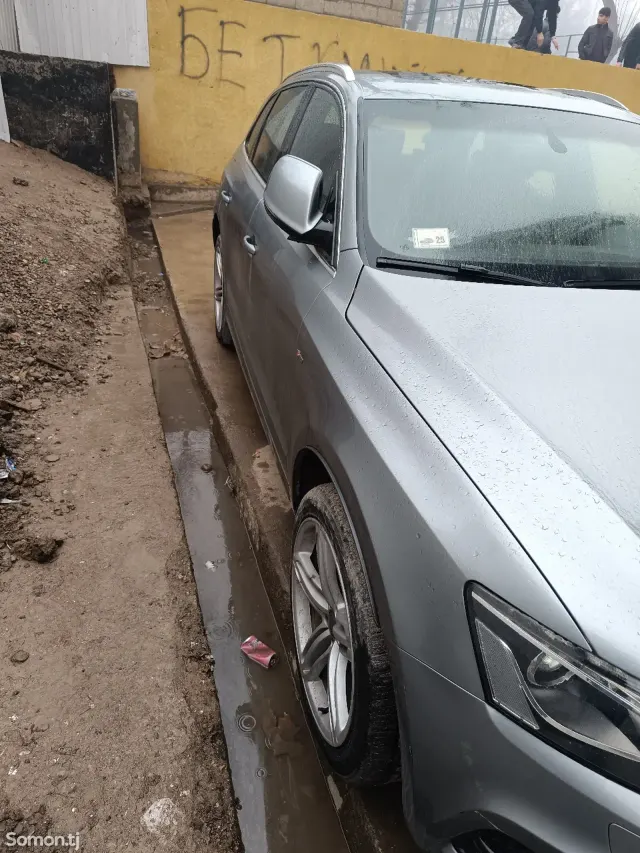 Audi Q5 2012 · 3.2 AT