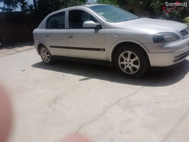 Opel Astra G 1998 · 1.6 MT