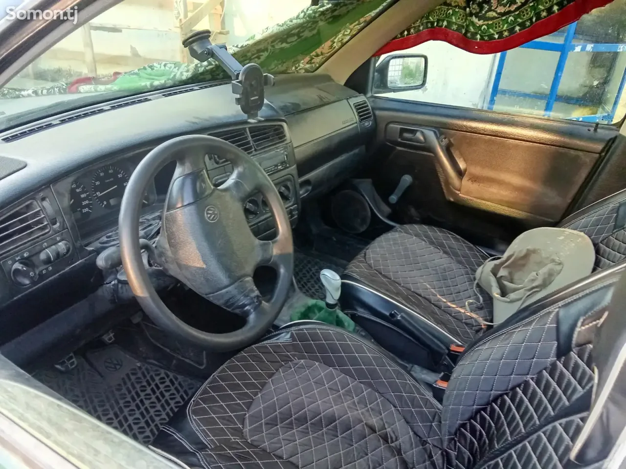 Volkswagen Bora 1996 · 1.6 MT