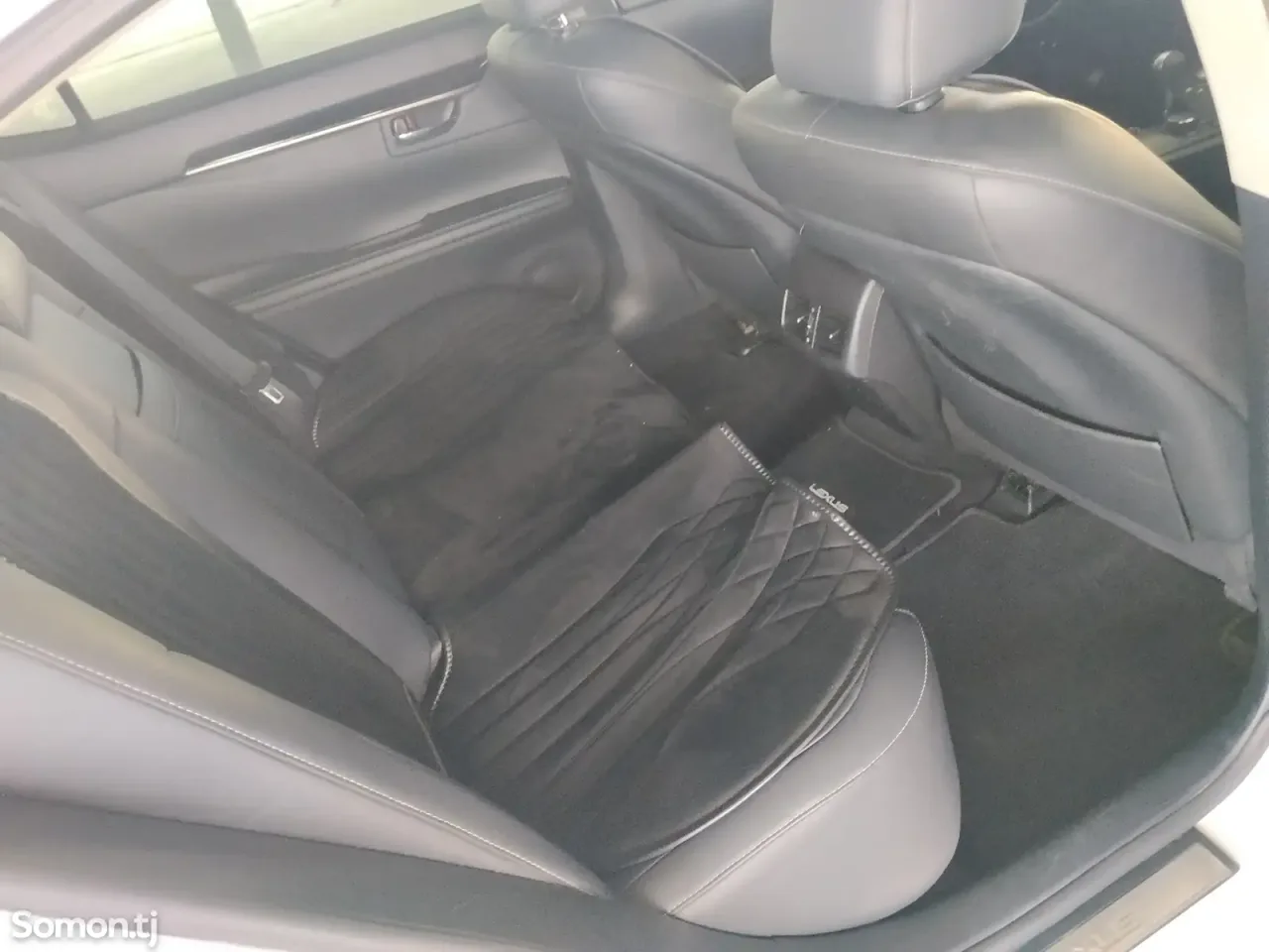 Lexus ES series 2015 · 3.0 AT