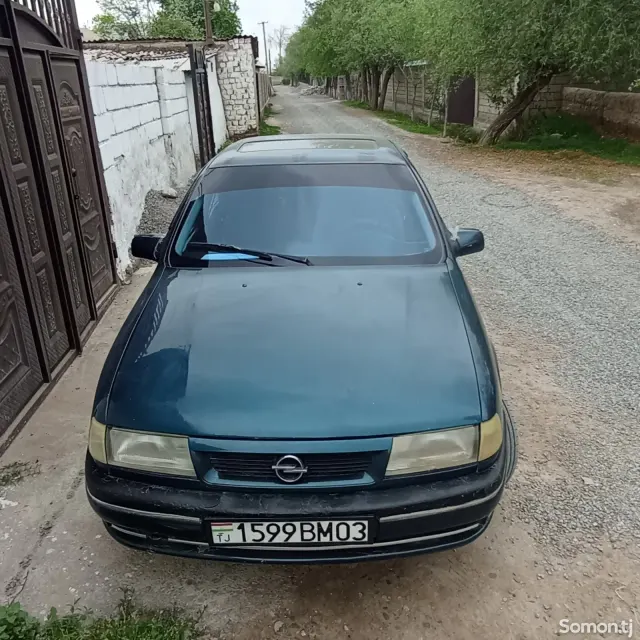 Opel Vectra A 1995 · 1.6 MT