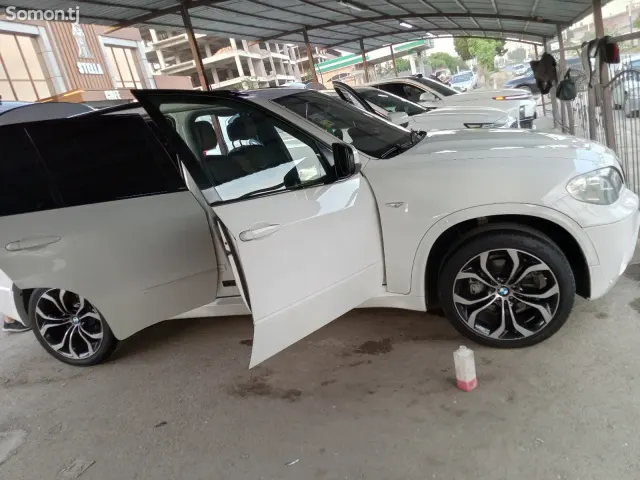 BMW X5 M 2011 · 3.0 AT