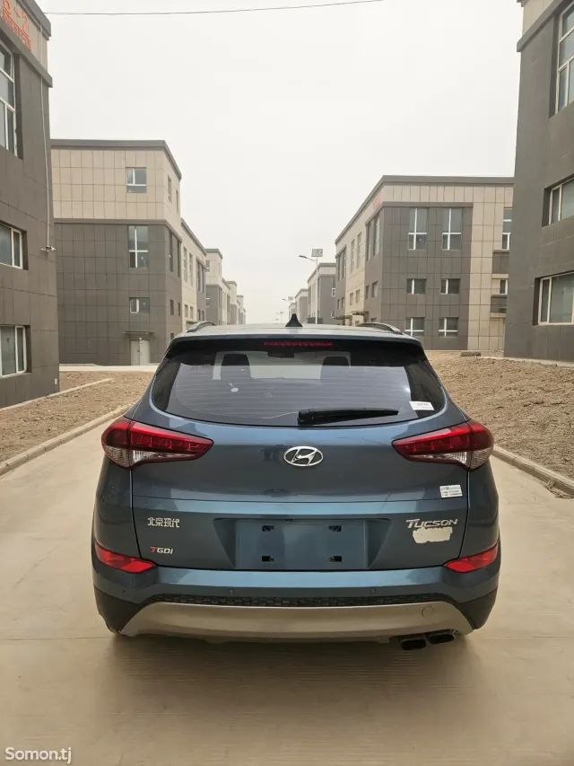 Hyundai Tucson 2015 · 1.6 AT