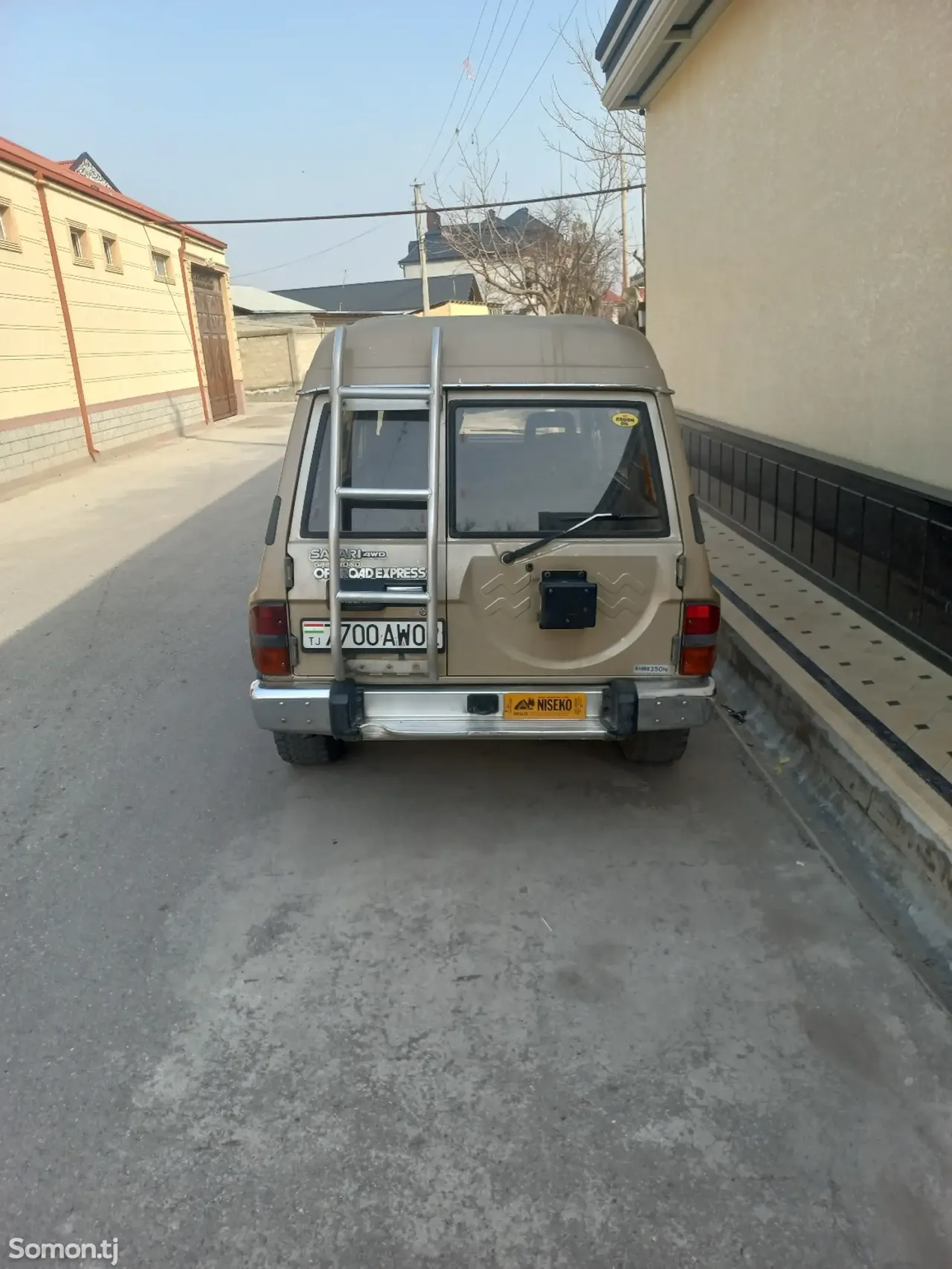 Nissan Patrol 1990 · 3.0 AT