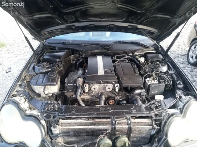 Mercedes-Benz C class 2004 · 2.0 MT