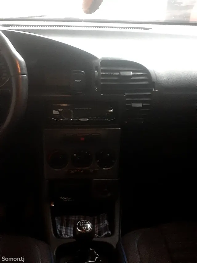 Opel Zafira 2003 · 1.8 MT