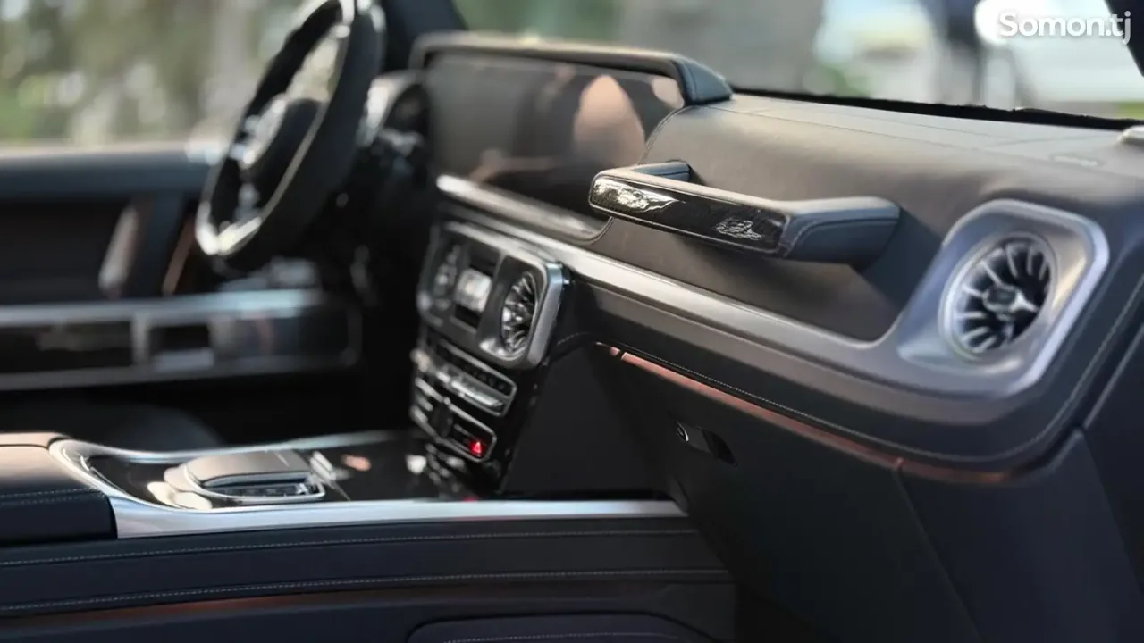 Mercedes-Benz G class 2025 · 6.3 AT