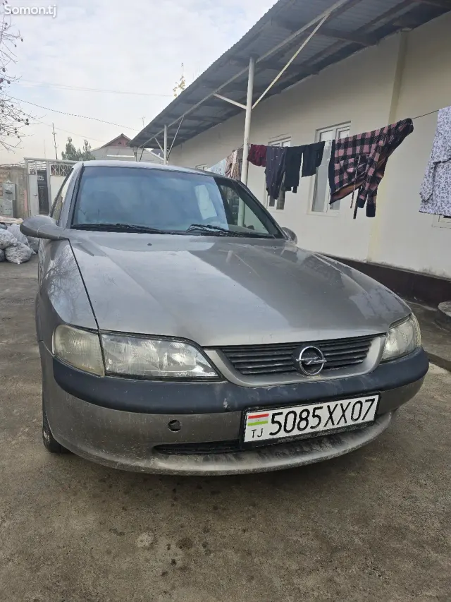 Opel Vectra B 1996 · 1.6 MT