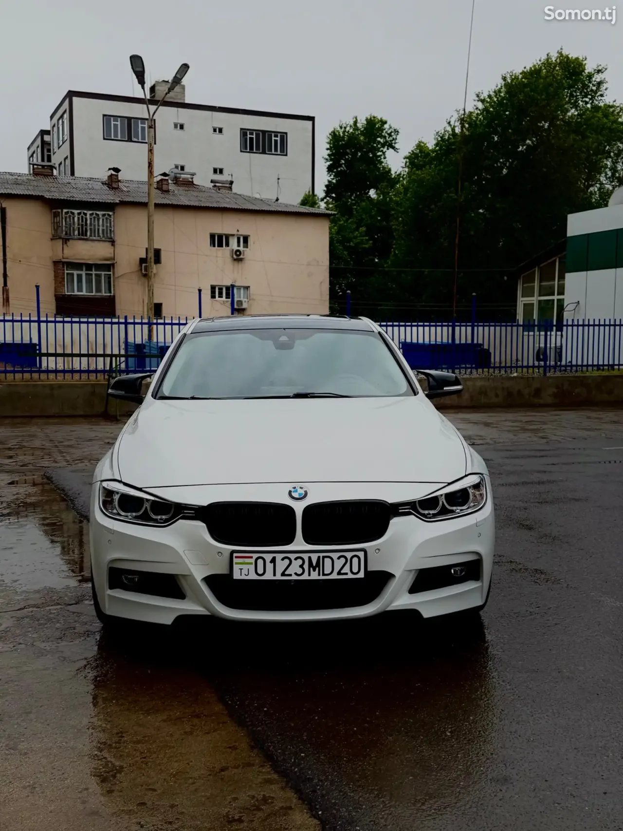 BMW 3 series 2015 · 2.0 AT