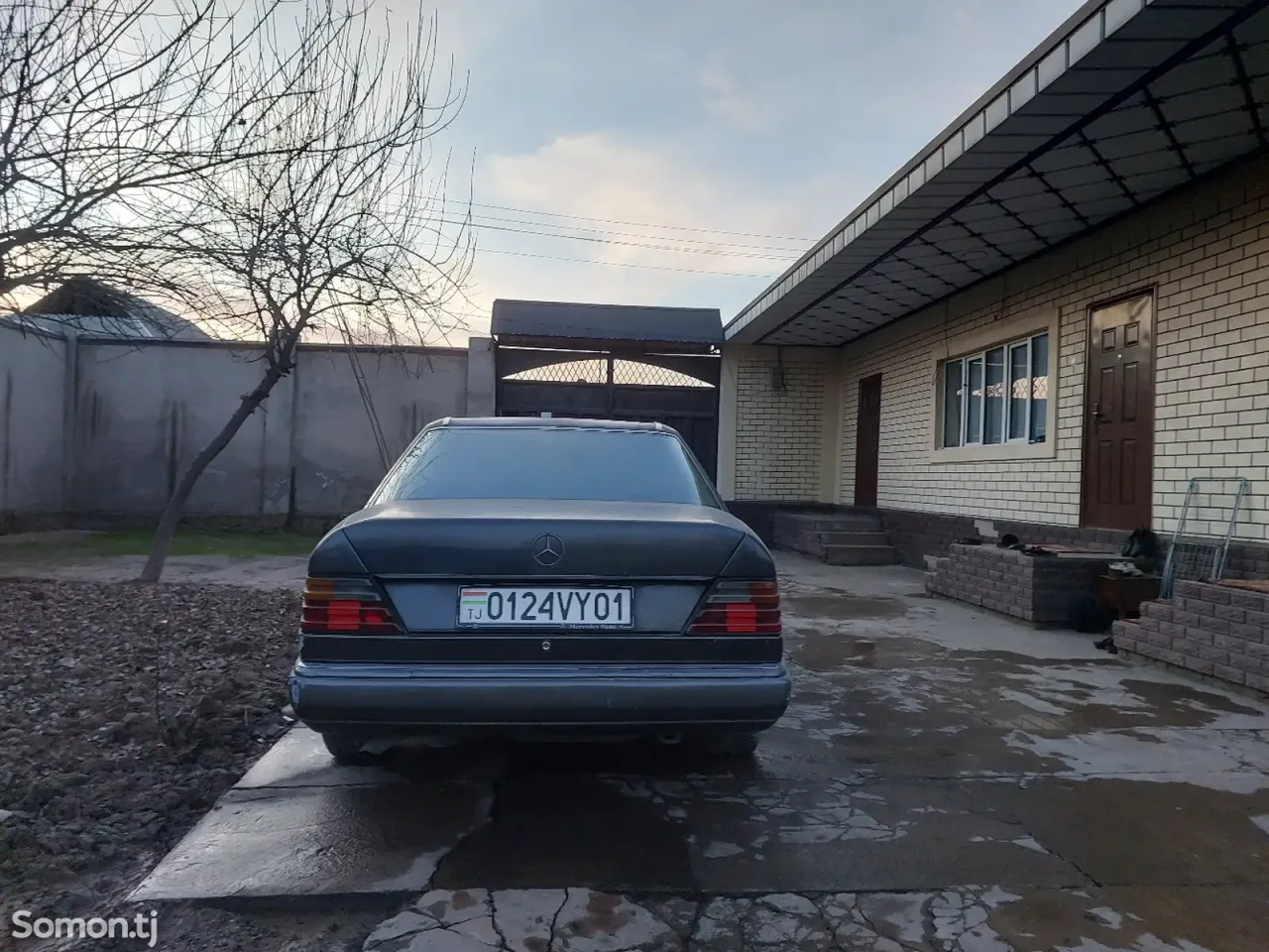 Mercedes-Benz W124 1991 · 2.7 MT