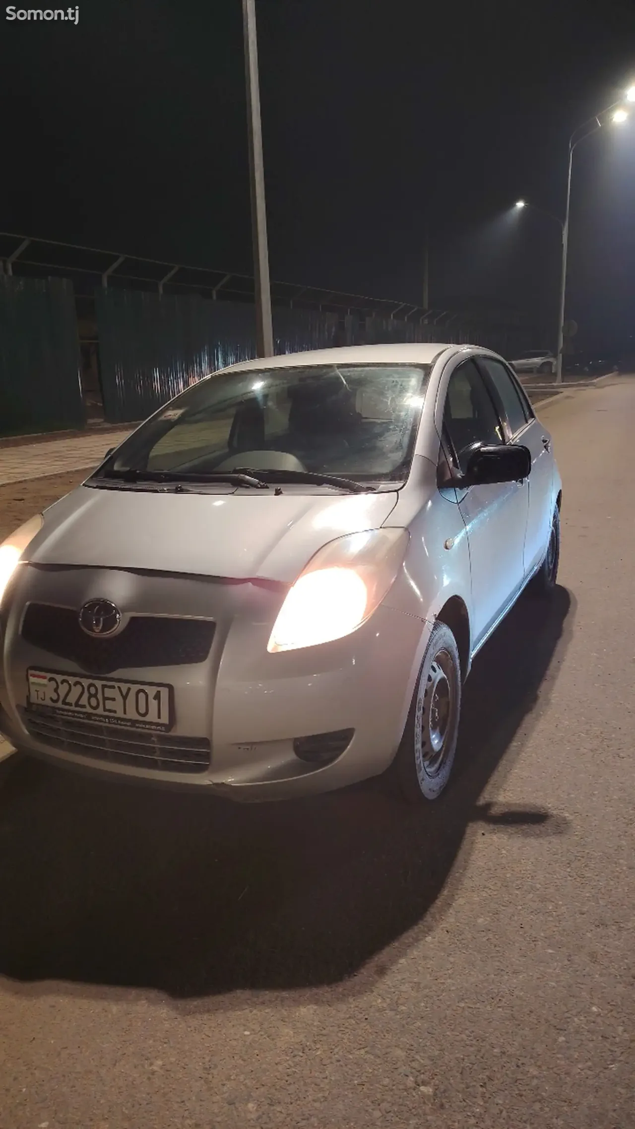Toyota Vitz 2006 · 1.3 MT