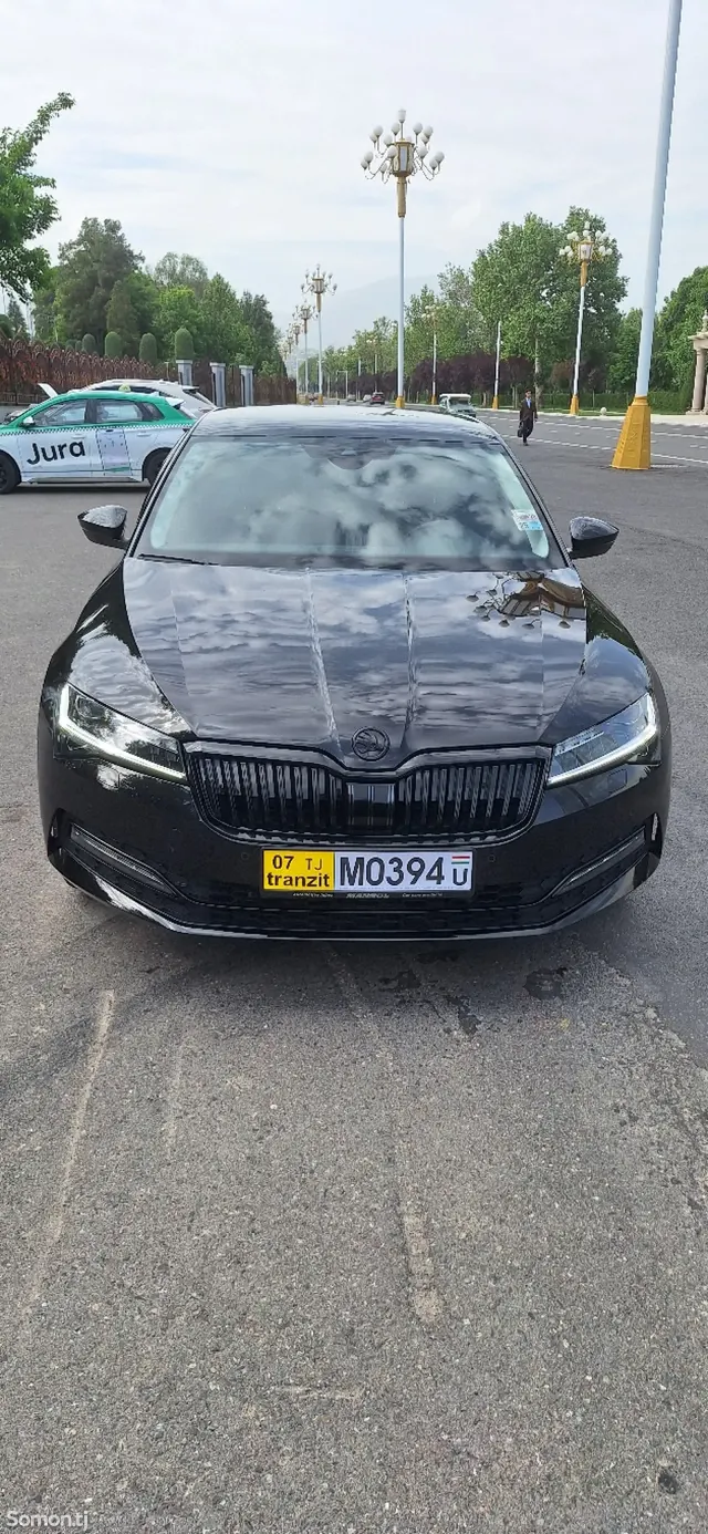 Skoda Superb 2024 · 2.0 AT
