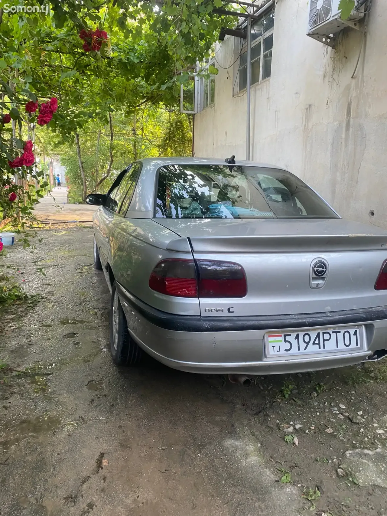 Opel Omega 1996 · 1.8 MT