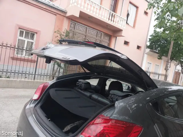 Hyundai Veloster 2012 · 1.6 AT
