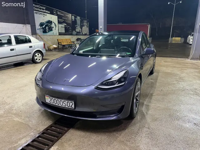 Tesla Model 3 2023 · AT