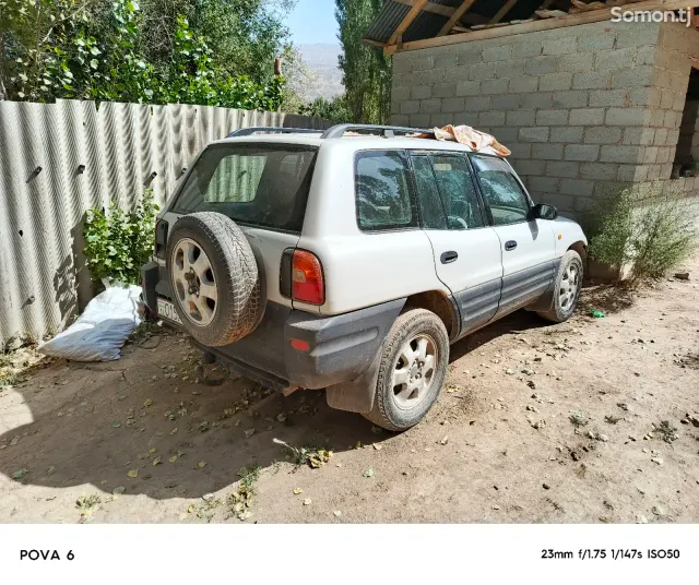 Toyota RAV 4 1995 · 2.4 AT