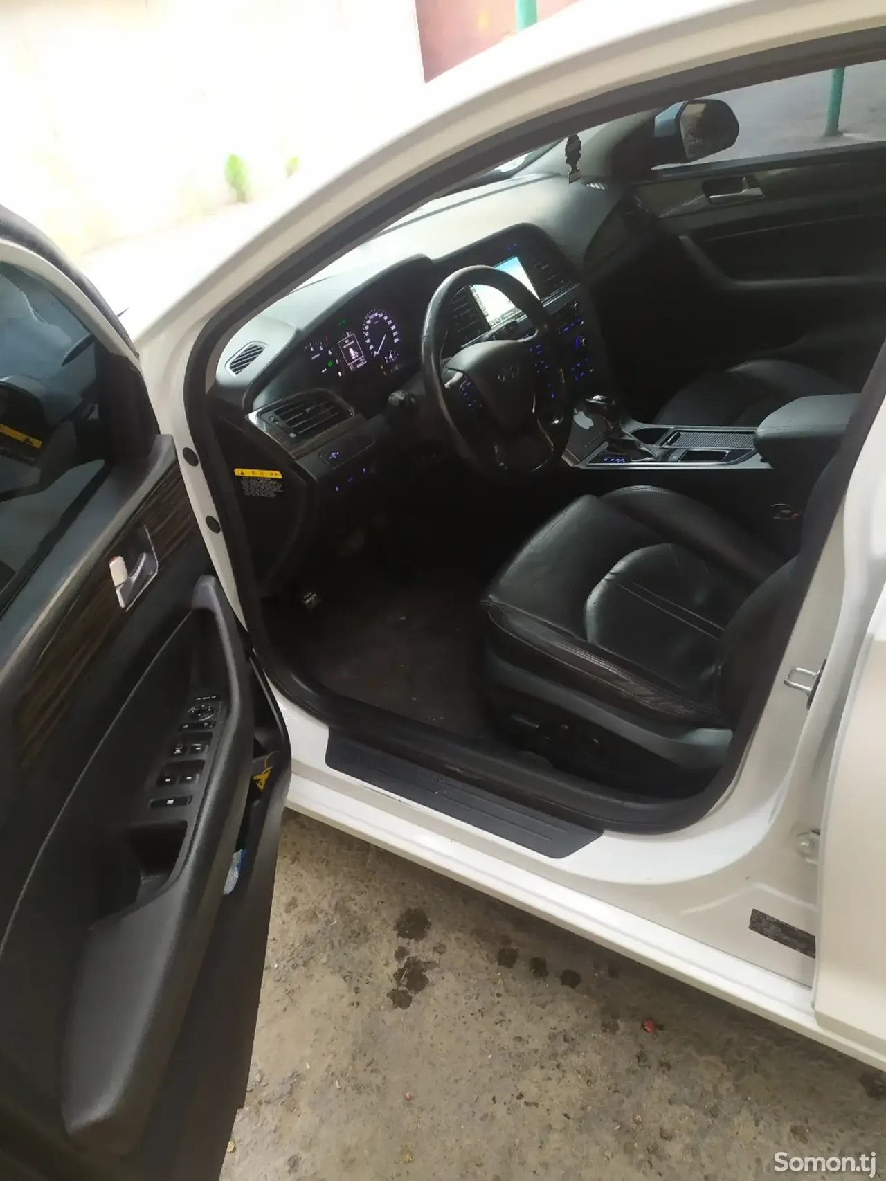 Hyundai Sonata 2015 · 2.0 AT