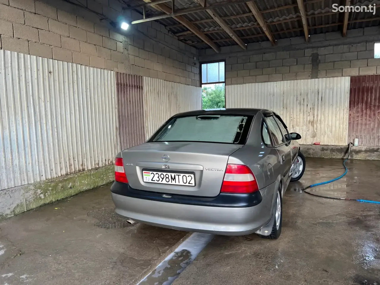 Opel Vectra B 1996 · 1.6 MT
