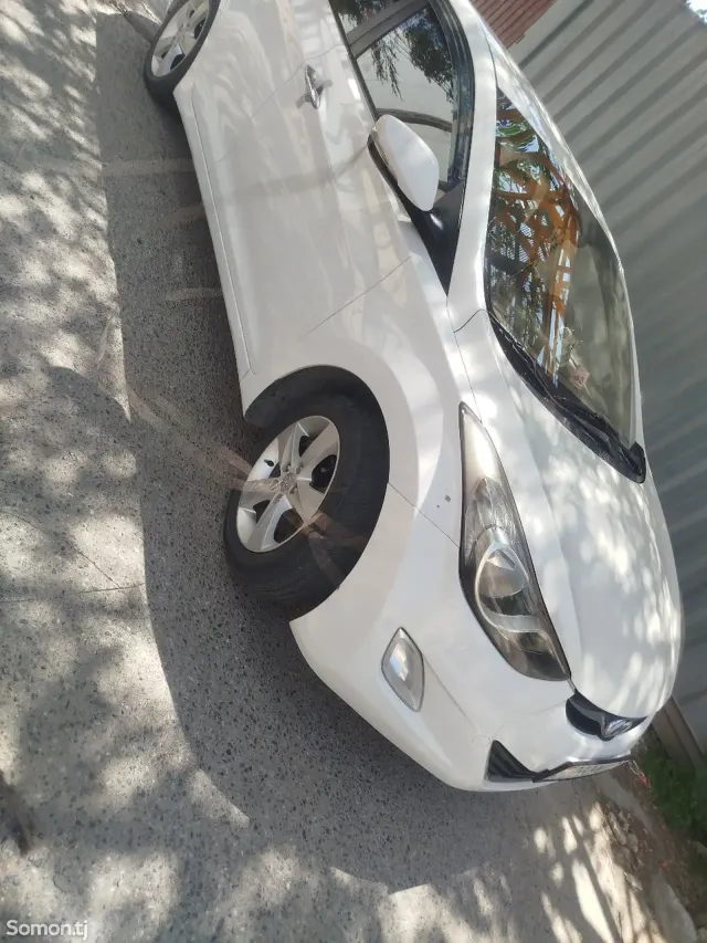 Hyundai Avante 2012 · 1.6 AT