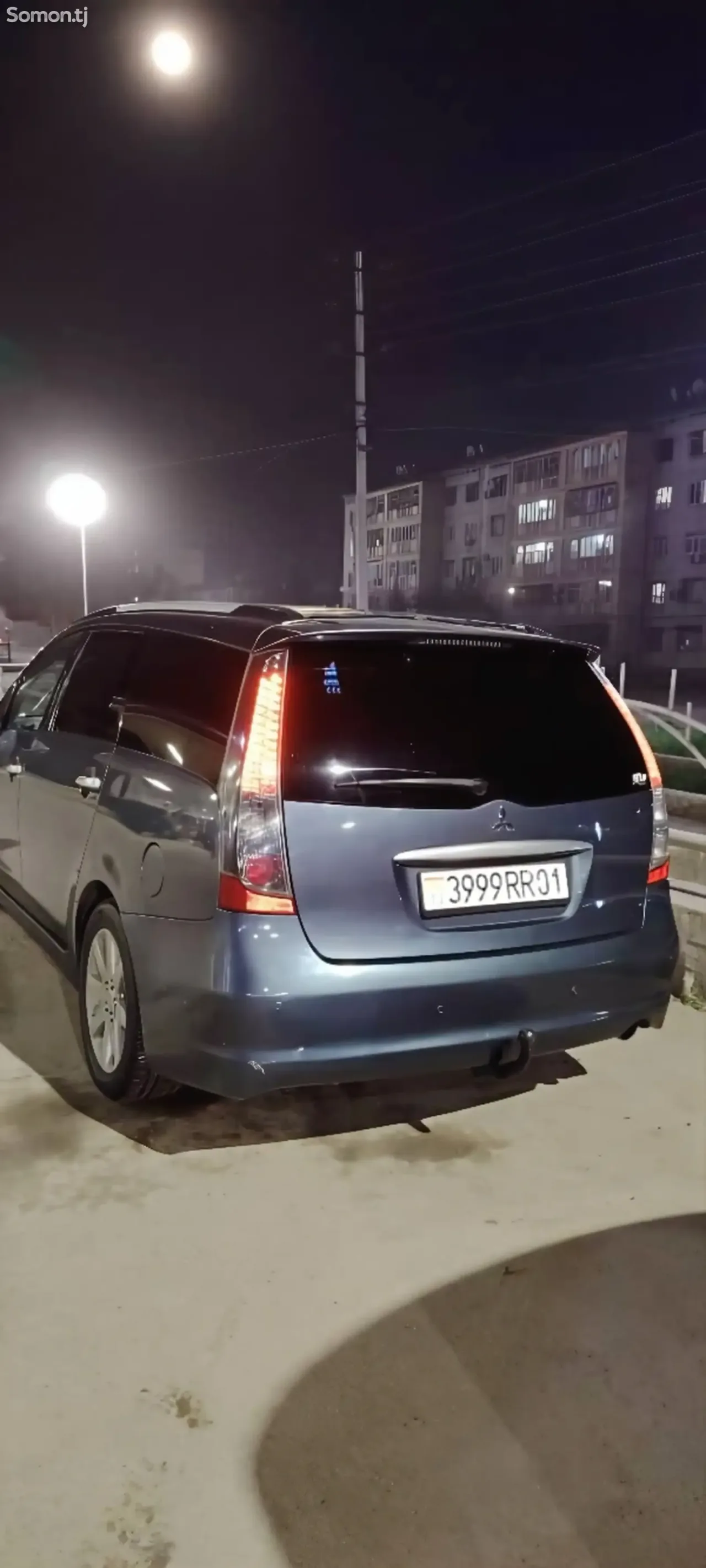 Mitsubishi Grandis 2007 · 2.4 MT