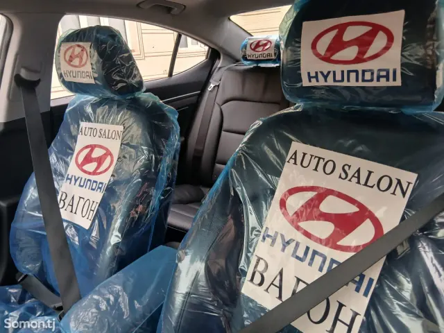 Hyundai Avante 2015 · 1.6 AT