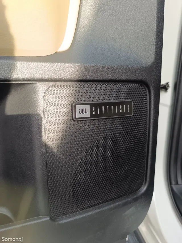 Toyota Sequoia 2014 · 5.7 AT