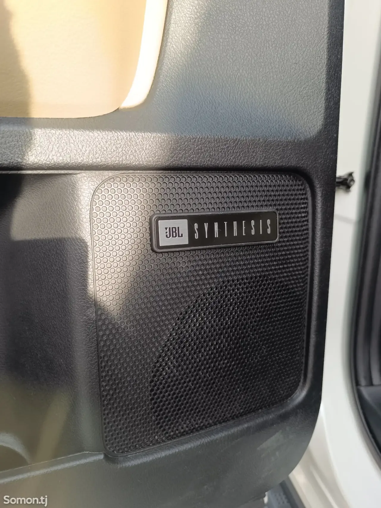 Toyota Sequoia 2014 · 5.7 AT