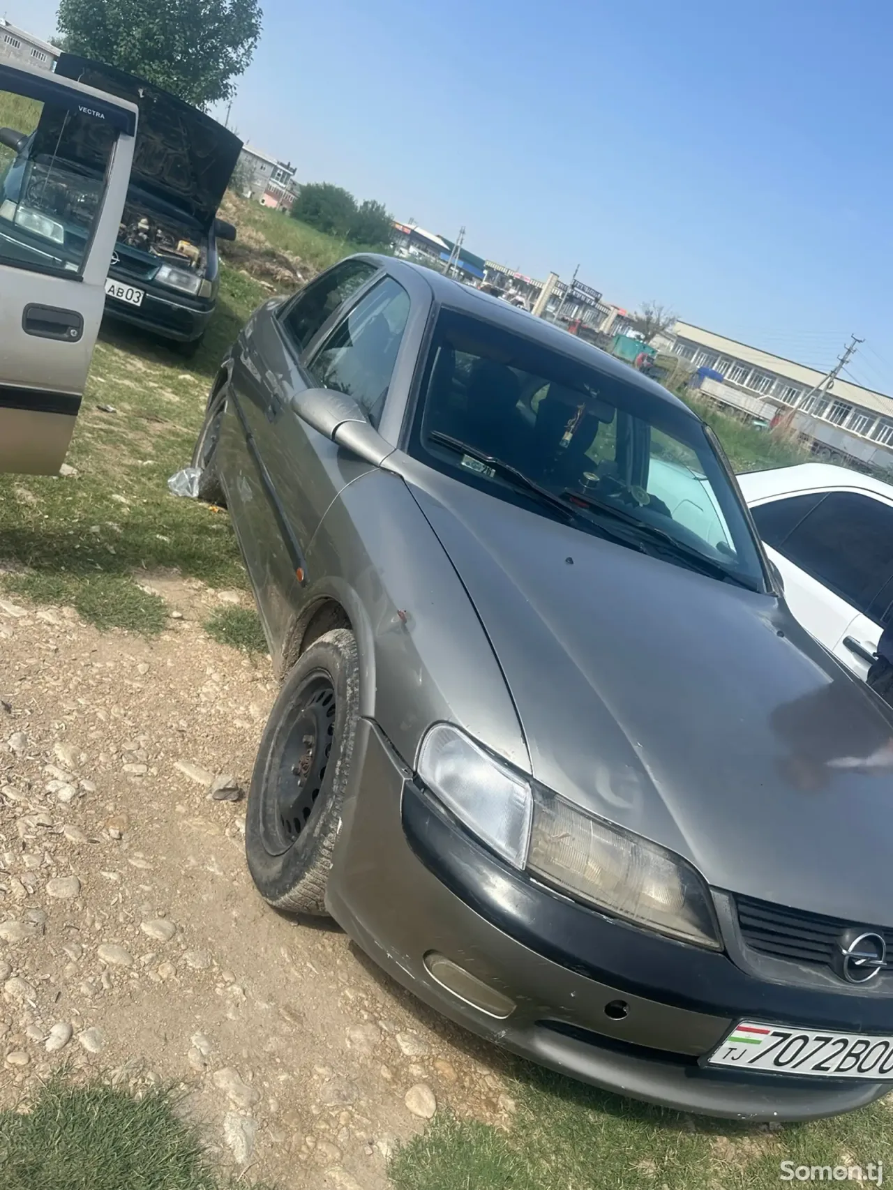Opel Vectra B 1996 · 1.6 MT
