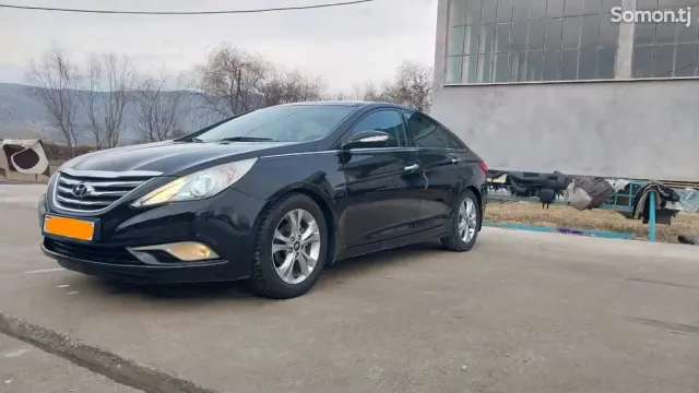 Hyundai Sonata 2011 · 2.0 AT