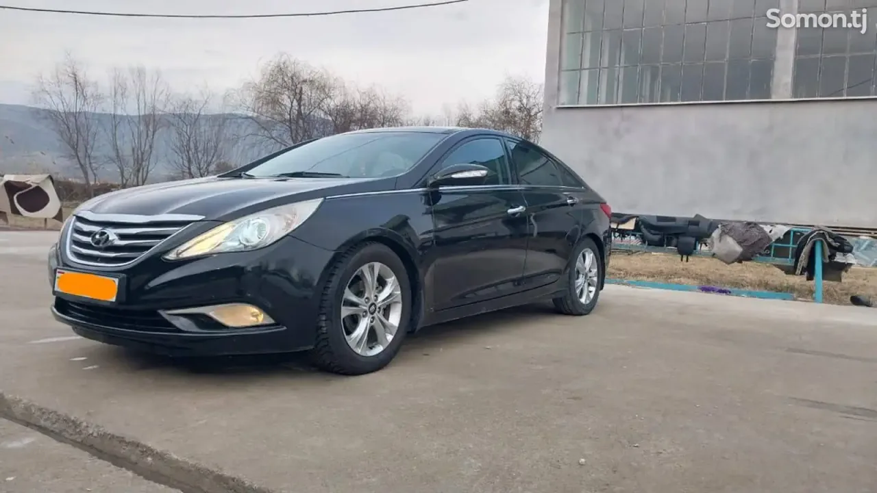 Hyundai Sonata 2011 · 2.0 AT