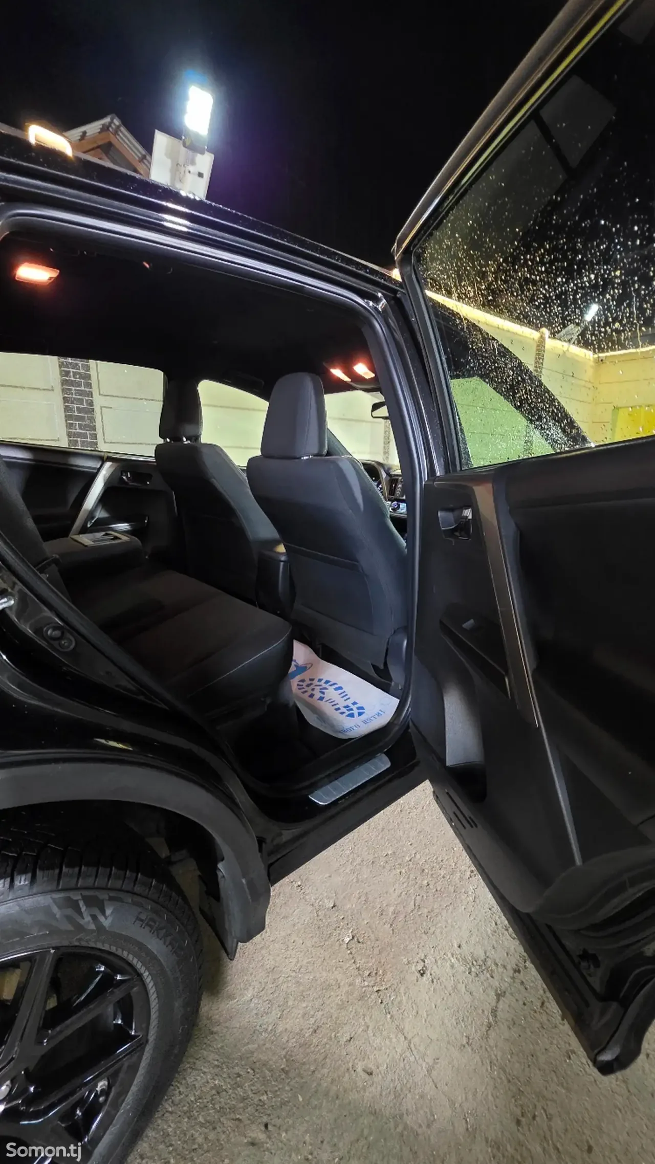 Toyota RAV 4 2018 · 2.5 AT