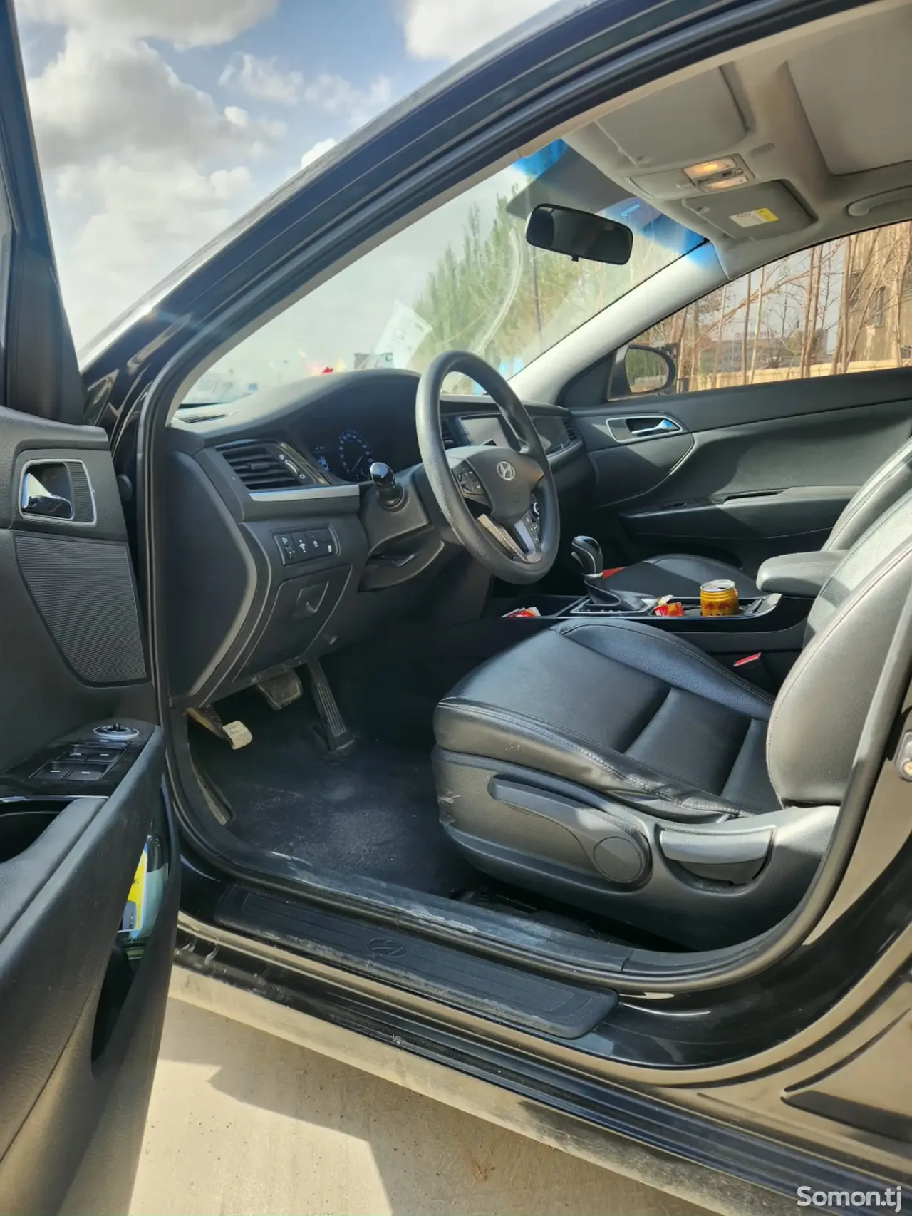 Hyundai Sonata 2016 · 1.8 AT