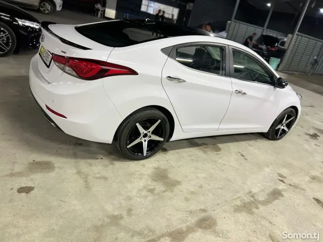 Hyundai Avante 2014 · 1.6 AT