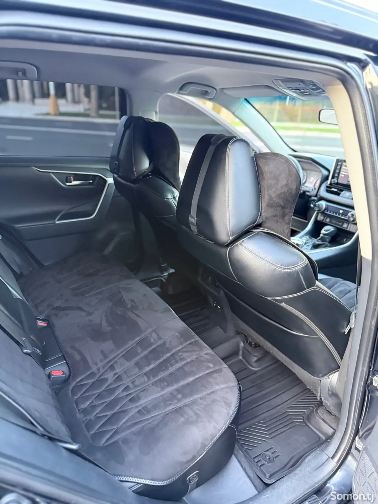 Toyota RAV 4 2020 · 2.5 AT