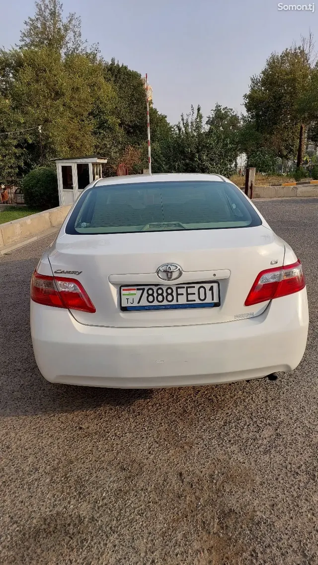 Toyota Camry 2008 · 2.4 AT