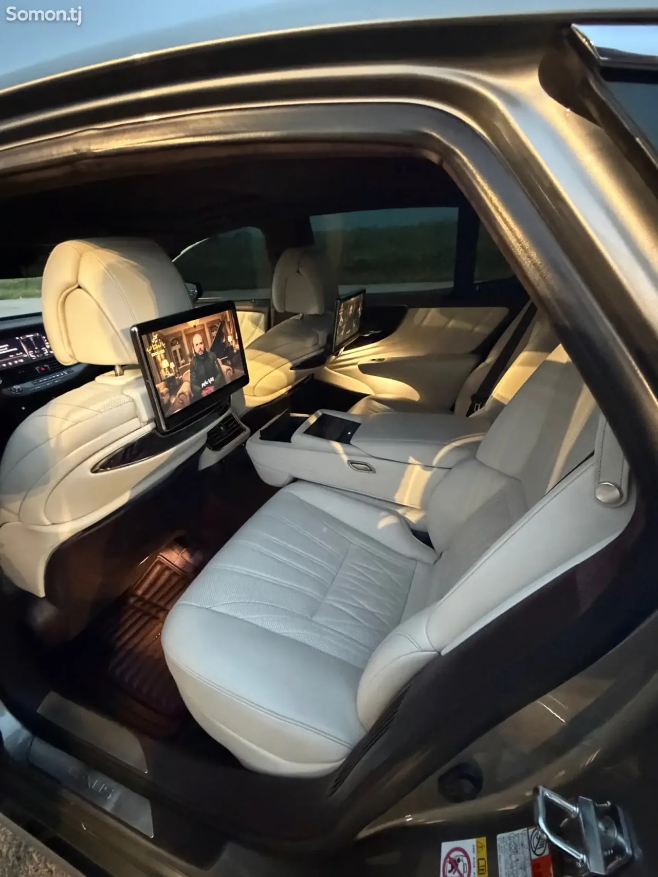 Lexus LS series 2020 · 5.0 AT