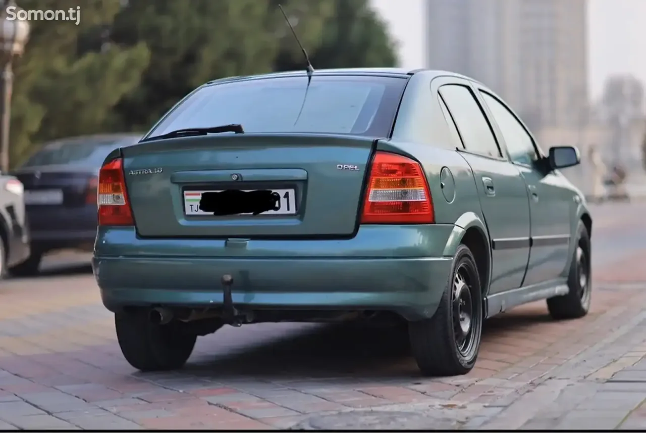 Opel Astra G 1999 · 1.6 MT