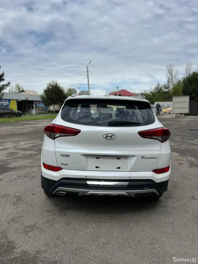 Hyundai Tucson 2016 · 1.6 AT
