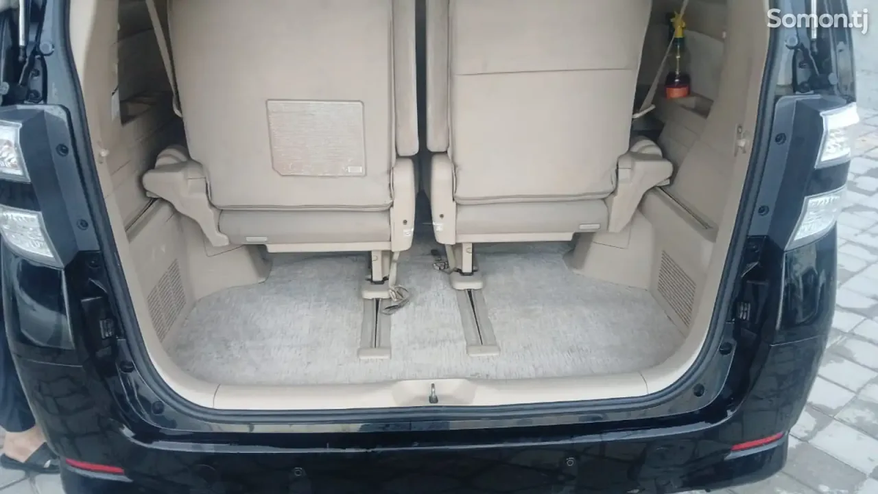 Toyota Vellfire 2014 · 2.4 AT