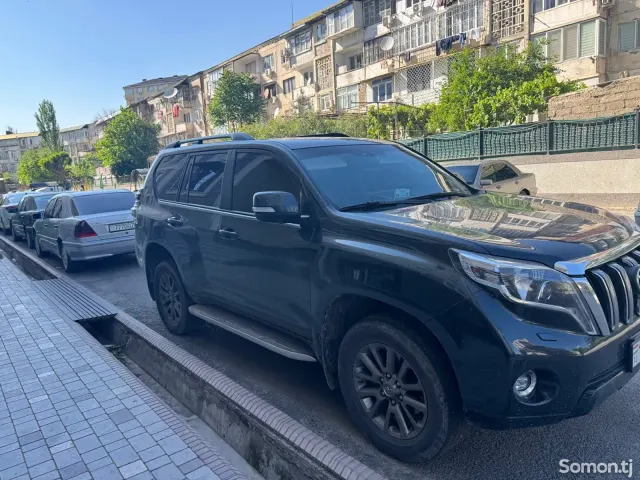 Toyota Land Cruiser Prado 2013 · 3.0 AT
