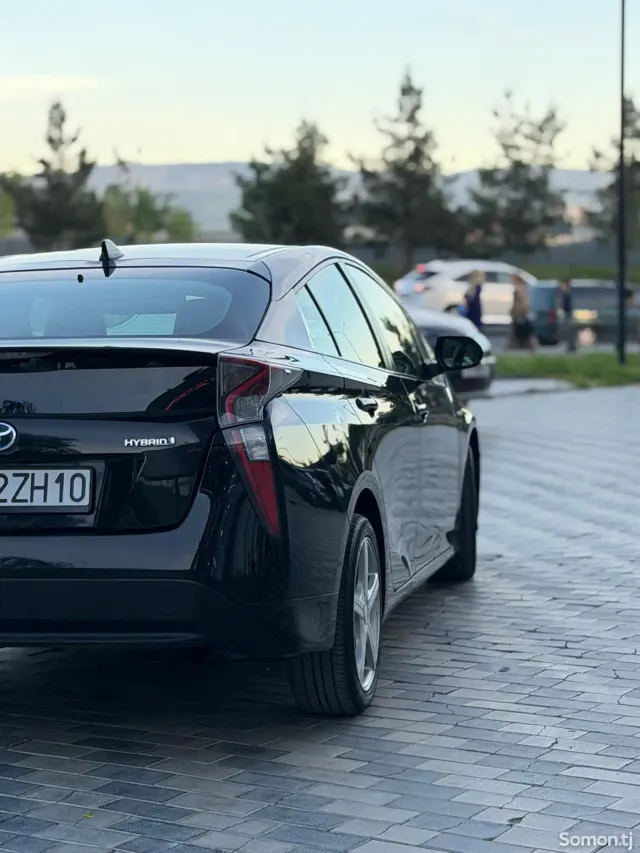 Toyota Prius 2017 · 1.8 AMT