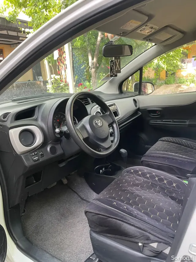 Toyota Vitz 2014 · 1.3 AT