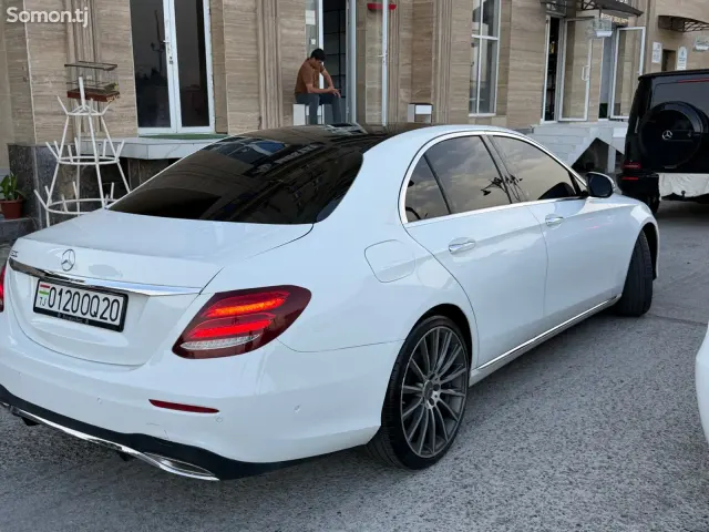 Mercedes-Benz E class 2017 · 2.0 AT