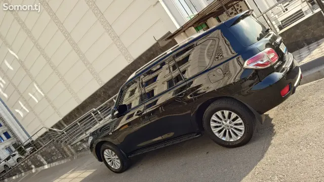 Nissan Patrol 2016 · 5.6 AT